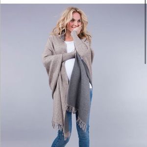 Seraphine maternity two toned nursing cardigan sweater